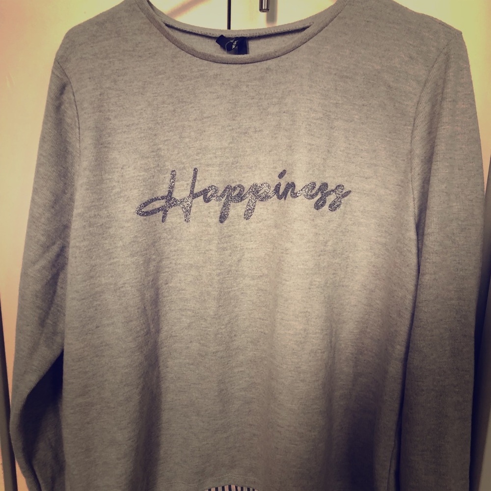 Long sleeve grey tee